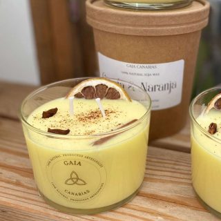 Vela decorada canela y naranja Gaia Canarias